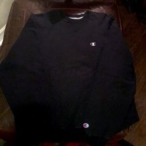 Champion reverse weave black  on black diamond neck!